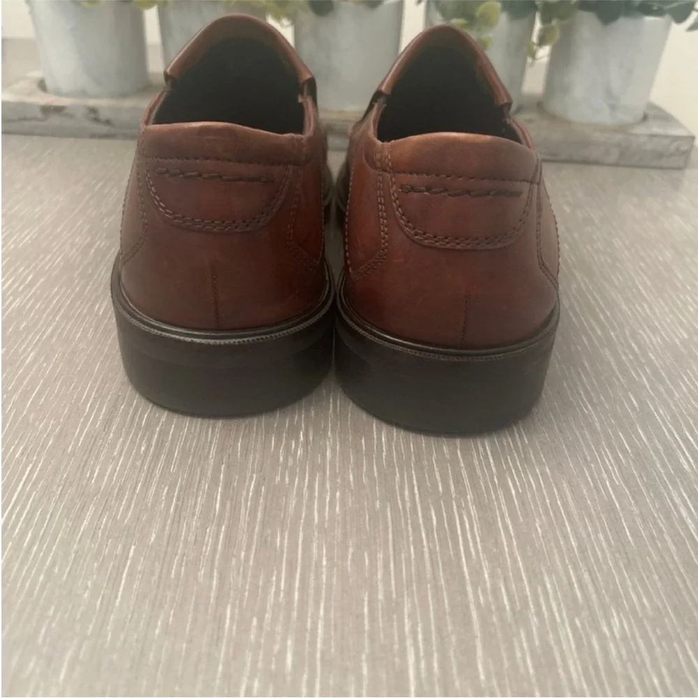 ECCO Helsinki 2.0‎ Apron Toe Leather Slip-On Men size 9